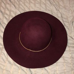 NWT floppy hat in burgundy